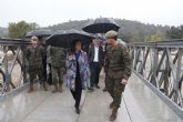 Robles agradece la rapidez y profesionalidad del Mando de Ingenieros en la instalación de un puente ´Mabey´ en Aldea del Fresno