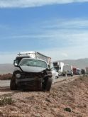 Servicios de emergencia atienden a tres heridos en un accidente de trfico en Yecla