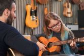 La Clave ofrece un curso de ukelele