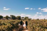 Bodegas Vegalfaro, una de las bodegas de vino de Espana de produccin ecolgica, presenta el vino como forma de vida