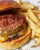 Las Smash Burgers ganan peso en la propuesta de La Pepita Burger Bar