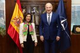 Robles se reúne con el vicesecretario general adjunto de la OTAN para preparar la próxima cumbre de Washington