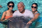 Los paquetes tursticos para visitar Stingray City de Cayman Ocean Adventures