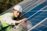 Una empresa experta en mantenimiento de placas solares, Acierta Eficiencia