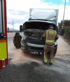 Incendio de un camin en la A7 en Santomera