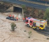 Rescatan a una persona que quedó atrapada al ser arrastrada por una riada en Murcia