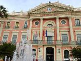 Los principales edificios y espacios públicos de Murcia se iluminan de verde por el Día Mundial de la ELA