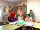 La directora general de Personas Mayores, Naira Isabel Sánchez, visita el Centro de Día de Personas Mayores del IMAS, en San Javier