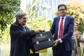 scar Lpez recibe la cartera de Transformacin Digital y de la Funcin Pblica de manos de Jos Luis Escriv