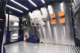 Valsat ofrece soluciones eficaces en la instalacin de revestimientos de aluminio para el interior de las furgonetas