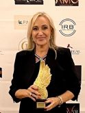 La Doctora Gracia Moreno recibe el Premio a la Trayectoria Profesional de Madrid Magazine