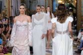 “Fever”, la colección de novia de Elena Navarro Atelier, brilla sobre la pasarela de Atelier Couture