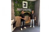 Futurotel revoluciona la industria hotelera con su concepto de hoteles inteligentes y firma colaboración con Andy y Lucas