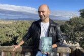 Roberto Guijarro trata de remover la conciencia de sus lectores a travs de 'Bruma', su primera novela