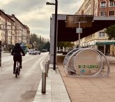 Vitoria-Gasteiz ensaya los primeros aparca-bicis para residentes seguros y bonificados por uso