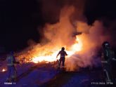 Incendio en el polgono industrial de Lorqu