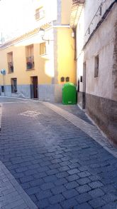 El Ayuntamiento acerca el reciclaje a los vecinos del casco antiguo con 20 cubrecubos de vidrio El Ayuntamiento acerca el reciclaje a los vecinos del casco antiguo con 20 cubrecubos de vidrio