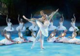 El Ballet Imperial Ruso, fundado por Maya Plisetskaya, muestra El Lago de los Cisnes en El Batel