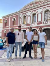 Decenas de jóvenes lorquinos se dan cita en la Plaza Calderón para celebrar el Día Internacional de la Juventud