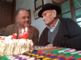 El alcalde felicita a Juan Tudela Piernas, el To Juan Rita, el vecino ms longevo de Totana, con motivo de su 108 cumpleaños