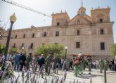 La Brigada Paracaidista procesiona con el Cristo Universitario de la Salud en la UCAM