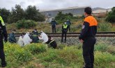 ATENCIÓN URGENTE: Encuentran junto a las vías del tren a su paso por el barrio Olímpico-Las Peras al hombre desaparecido desde anoche en Totana, en aparente buen estado de salud
