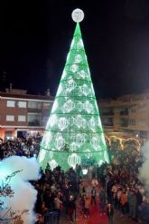 Los campeones de España Irene Andjar y Jos Antonio Lpez encienden la Navidad en Santomera