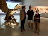 El artista Juan Antonio Cerezuela realiza una visita guiada a su exposicin El instante de peligro en el Centro Prraga