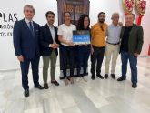 El Ayuntamiento de Murcia entrega un cheque de 6.064 euros a la Fundacin Ambulancia del Deseo