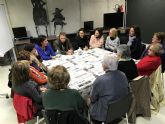 La escritora Lola Guitirrez visita el Club de Lectura para Mayores