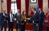 Murcia y AECOC firman un protocolo para crear grupos de trabajo que transformen la distribución urbana de mercancías Murcia y AECOC firman un protocolo para crear grupos de trabajo que transformen la distribución urbana de mercancías