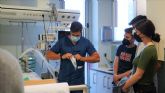 Los estudiantes de Ingeniera Biomdica visitan la UCI del Hospital Santa Luca