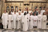 Doce adultos reciben los Sacramentos de Iniciacin Cristiana en la Catedral