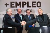 El presidente de la Comunidad firma con sindicatos y empresarios el primer acuerdo de dilogo social en España por un empleo de calidad