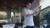 Bodegas Luzn asocia su vino Por T con el icnico restaurante El Rincn de Pepe dentro de su serie Maridaje