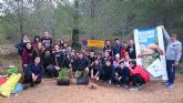 Voluntarios repueblan con 300 plantas autctonas un antiguo campo de tiro cercano al vivero forestal del parque regional El Valle