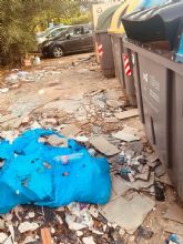 Fructuoso: 'La basura y los enseres se siguen acumulando en las calles del municipio mientras Ballesta posa en fotos y miente con el Plan Recupera'