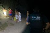 Un amplio operativo de Policía Local impide la celebración de botelleos en Isla Plana y La Azohía