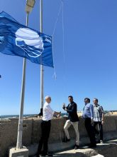 La Bandera Azul ya ondea en el Puerto Deportivo del Club Naútico