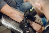 El 80% de los tatuajes con tinta roja produce reacciones cutneas