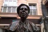 El Ayuntamiento trabaja en la restauracin del busto del pintor Vicente Ros