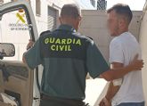 La Guardia Civil y la Polica Local de Bullas detienen a un joven y experimentado delincuente por dos robos con violencia