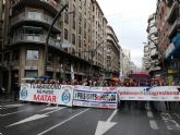 Trabajadores de Instituciones Penitenciarias se manifiestan frente a la Delegacin del Gobierno y cortan varias calles de la ciudad