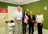 ngel Glvez presenta su nuevo libro 'Grafologa inteligible y amena' en Puerto Lumbreras