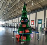 Smurfit Kappa impulsa una Navidad ms sostenible en Alicante con sus originales rboles de cartn ondulado