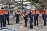 Voluntarios de Protección Civil realizan una formación para el manejo de la cuba de agua y motobomba