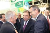 Diego Conesa visita con el ministro de Agricultura los expositores murcianos de Fruit Attraction para poner en valor al sector regional