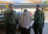 La Guardia Civil detiene a un joven por robar en siete casas de Archena La Guardia Civil detiene a un joven por robar en siete casas de Archena