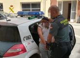 La Guardia Civil localiza a dos hermanas buscadas por 14 rdenes de detencin