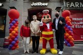 Jollibee, la cadena global de pollo frito, abre hoy en Madrid su primer restaurante en Espana